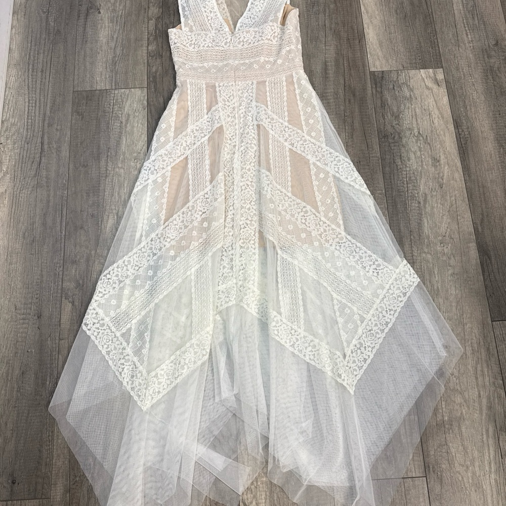 BCBGMaxAzria White and Cream Lace Midi Dress - Picture 4 of 8